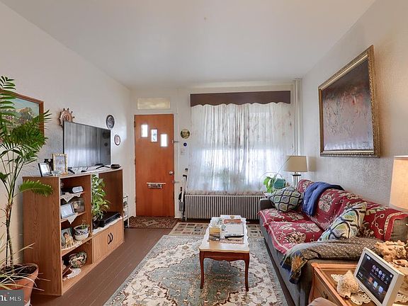 4th image of 623 N 12th St