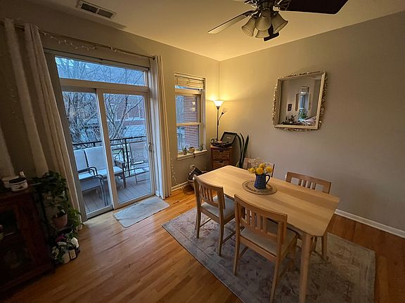 DiningRomm/Balcony