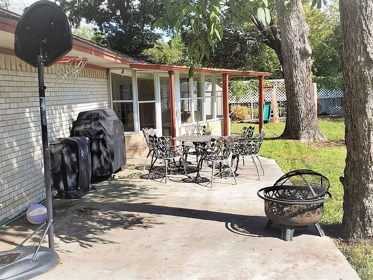 502 Forest Cir — Photo 33