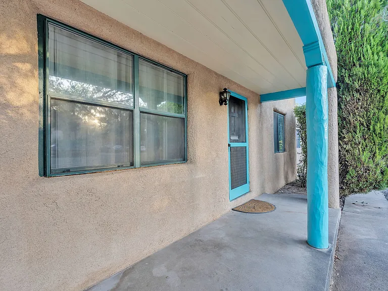 233 Solano Dr NE #1 — Photo 3