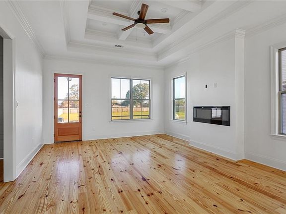 3rd image of 8332 Sabre Dr