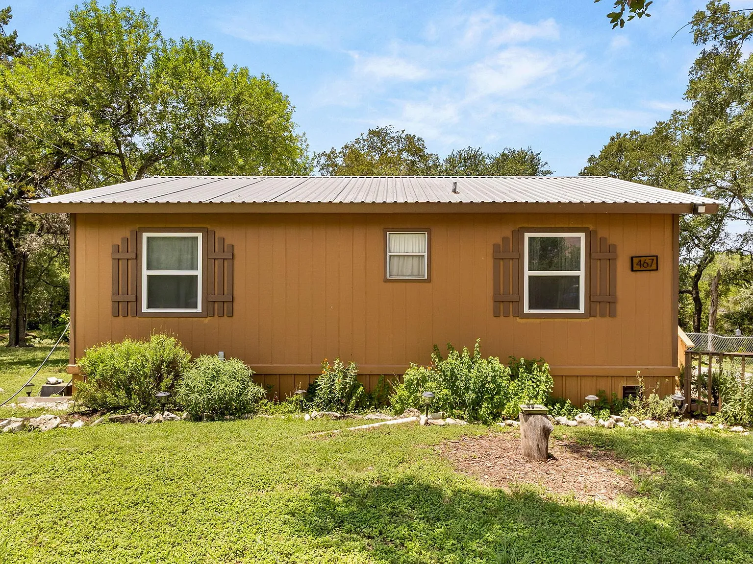 2 bed, 1.0 bath, 892 sqft, $1,400 — Photo 2