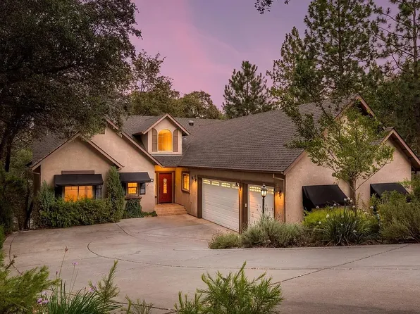 23195 Sunset Ridge Dr, Auburn, CA 95602