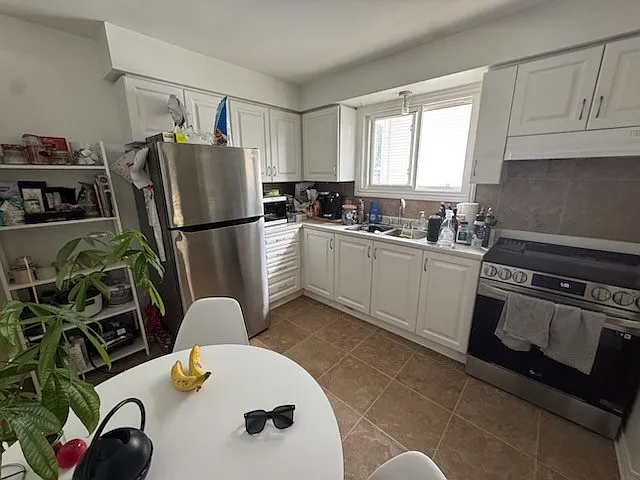 376 Melanie Ave #1 — Photo 2