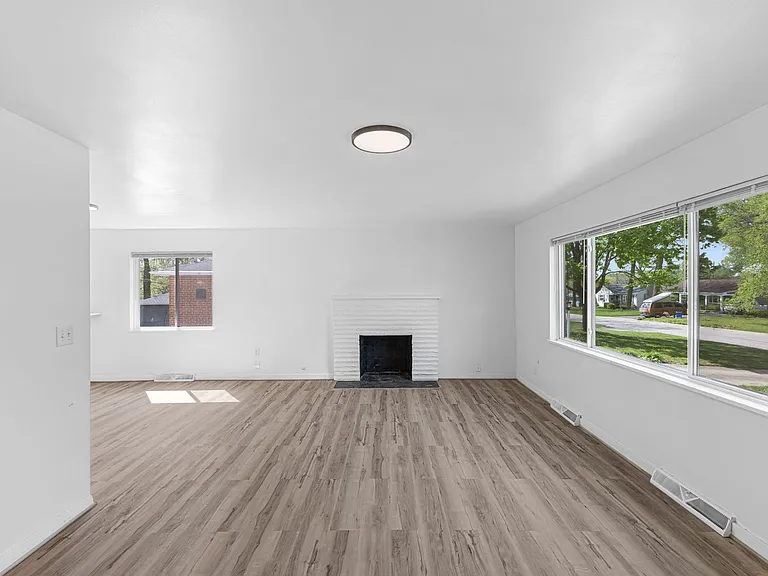 2635 Woodstock Rd — Photo 5