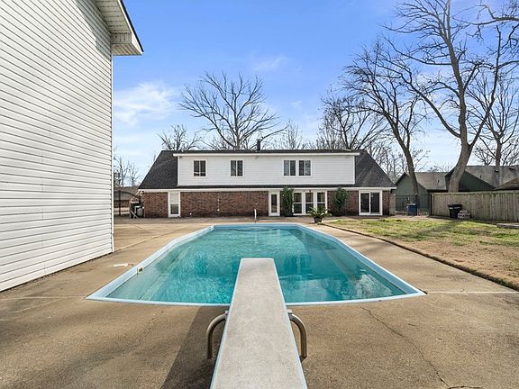 5th image of 207 Tournament Rd