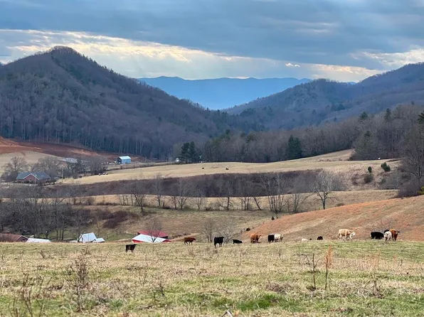 270 Wd Day Ln, Mountain City, TN 37683