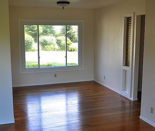 5th image of 52730 Netherlands Ave