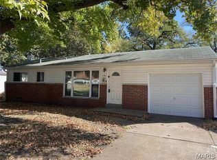 190 Lynn Meadows Ln, Florissant, MO 63033