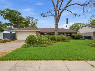 9910 Pine Lake Dr, Houston, TX 77055