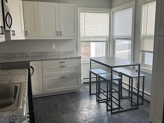 5th image of 332 S Park St #1/2
