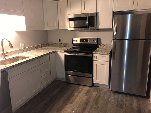 2nd image of 506 Oak St