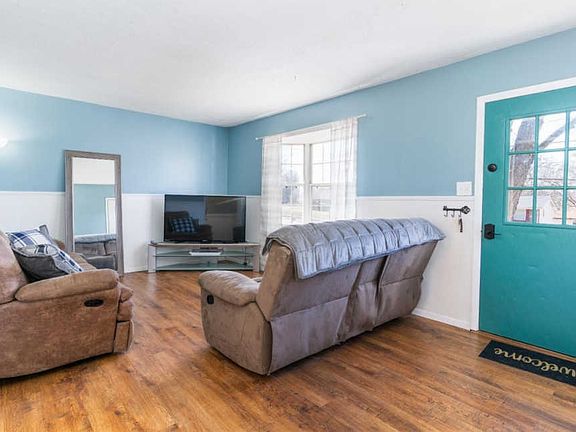 3rd image of 1120 Long Meadows Dr