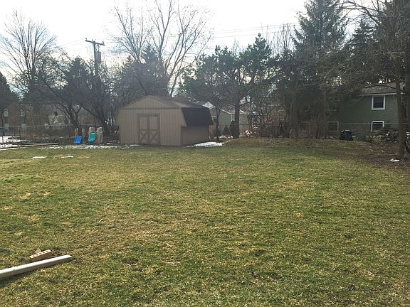 4th image of 2446 Grant Dr