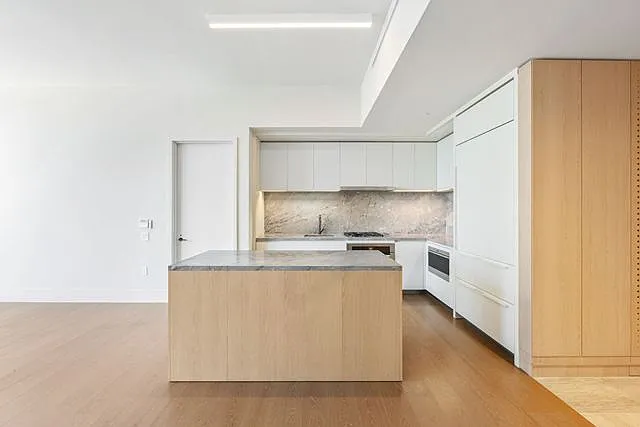 77 Greenwich St #23C — Photo 3