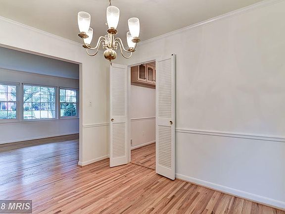 2nd image of 2897 Balmoral Dr