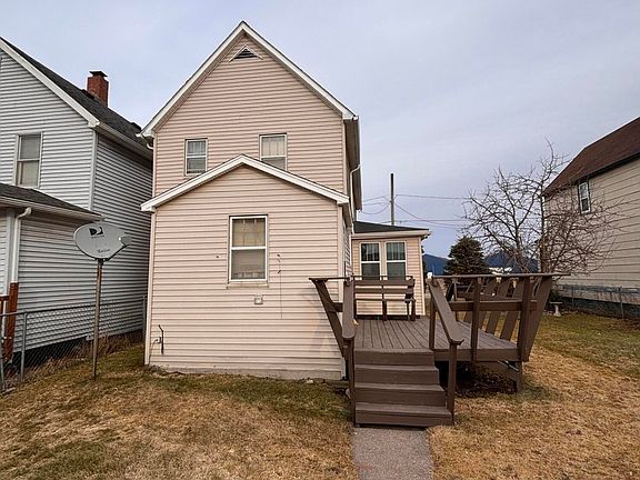 3rd image of 814 Seymour St