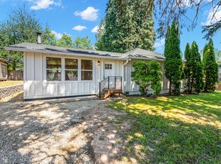 305 W 8th St, La Center, WA 98629