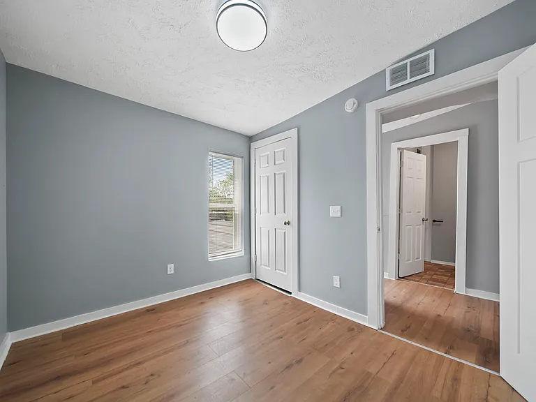 818 Eureka St #818.5 — Photo 6