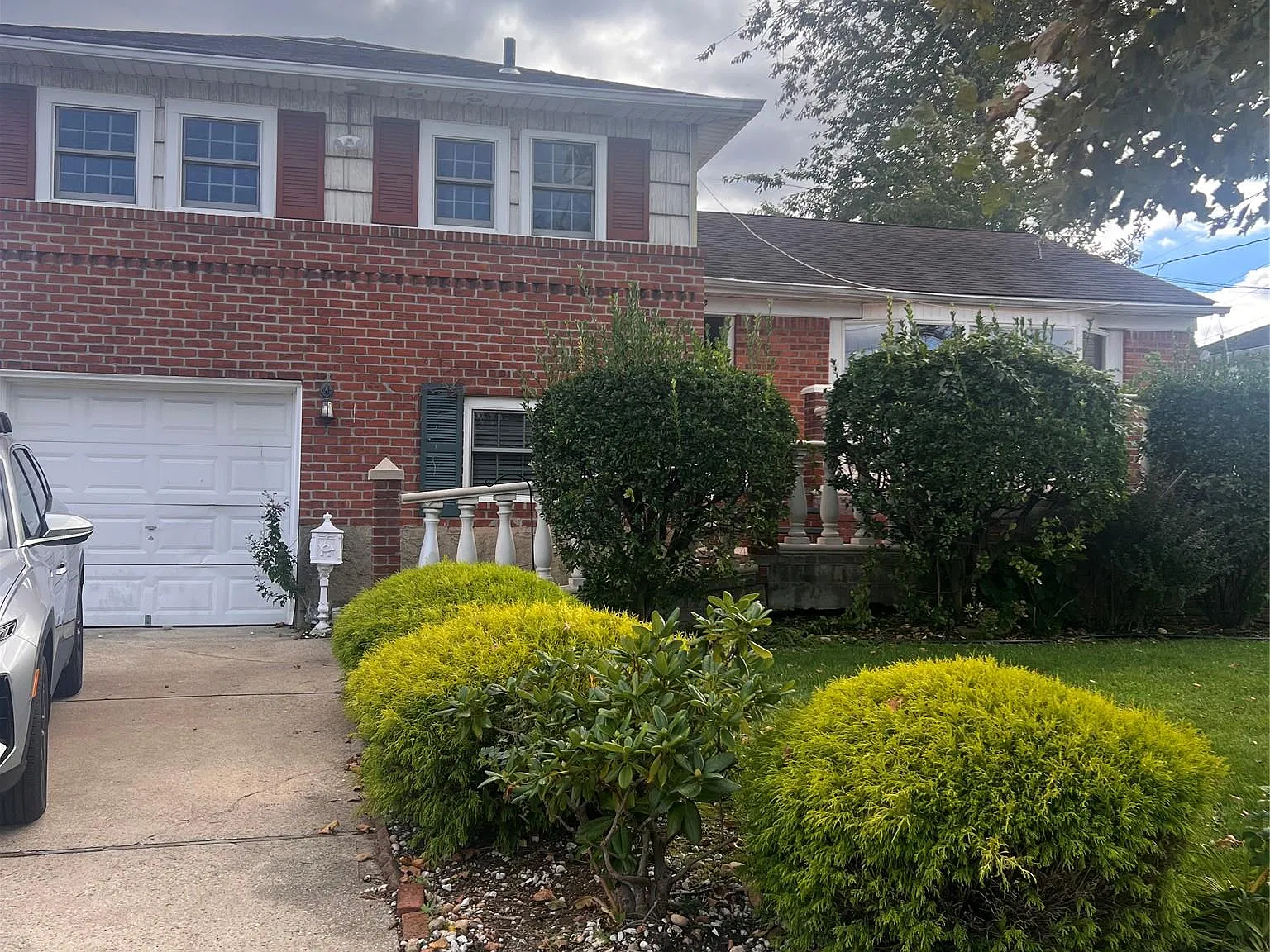 3 bed, 2.0 bath, 1599 sqft, $4,200 — Photo 1