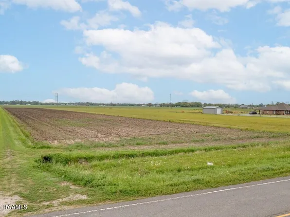 Loreauville Hwy, Saint Martinville, LA 70582