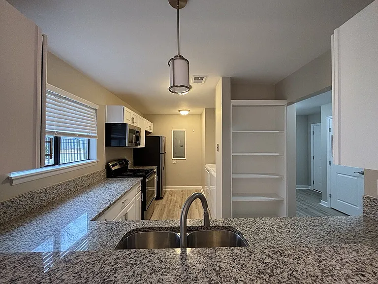 8483 Yadkin Cir #D — Photo 6