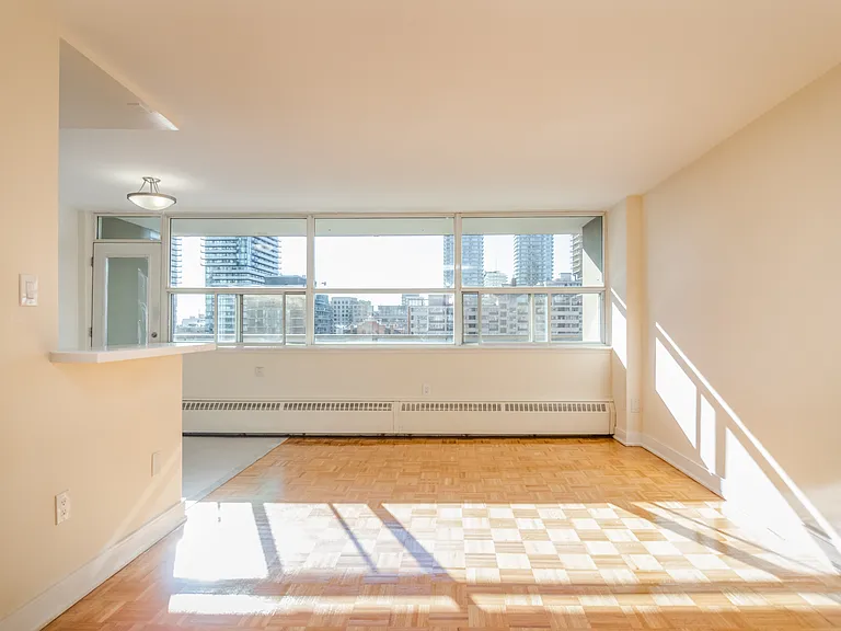 66 Broadway Ave — Photo 46