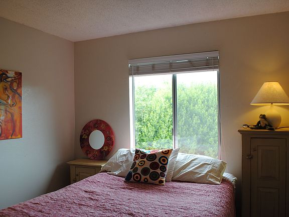 5th image of 208 Stasia Ct