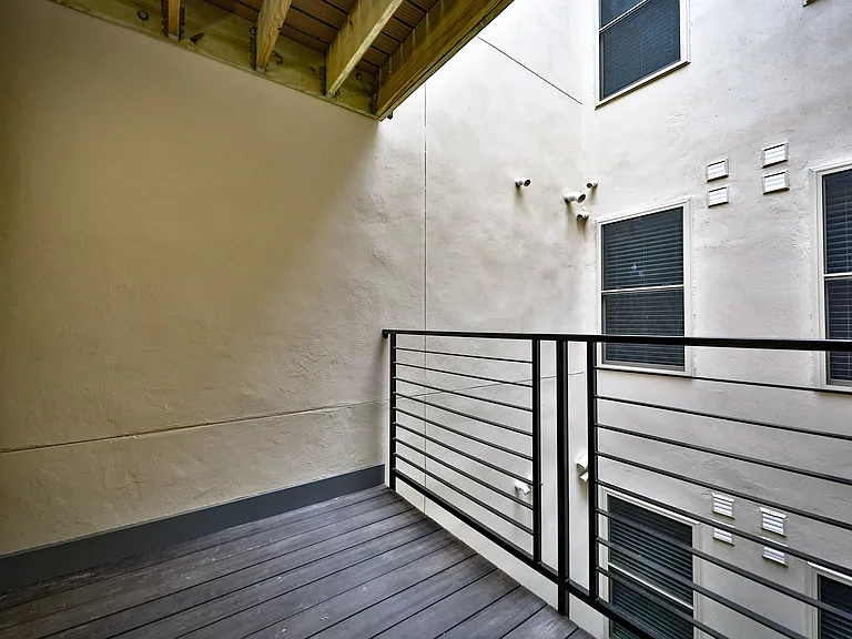1322 N Franklin St #1 — Photo 41
