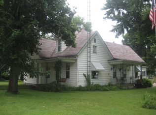 408 N 1st St, Enfield, IL 62835