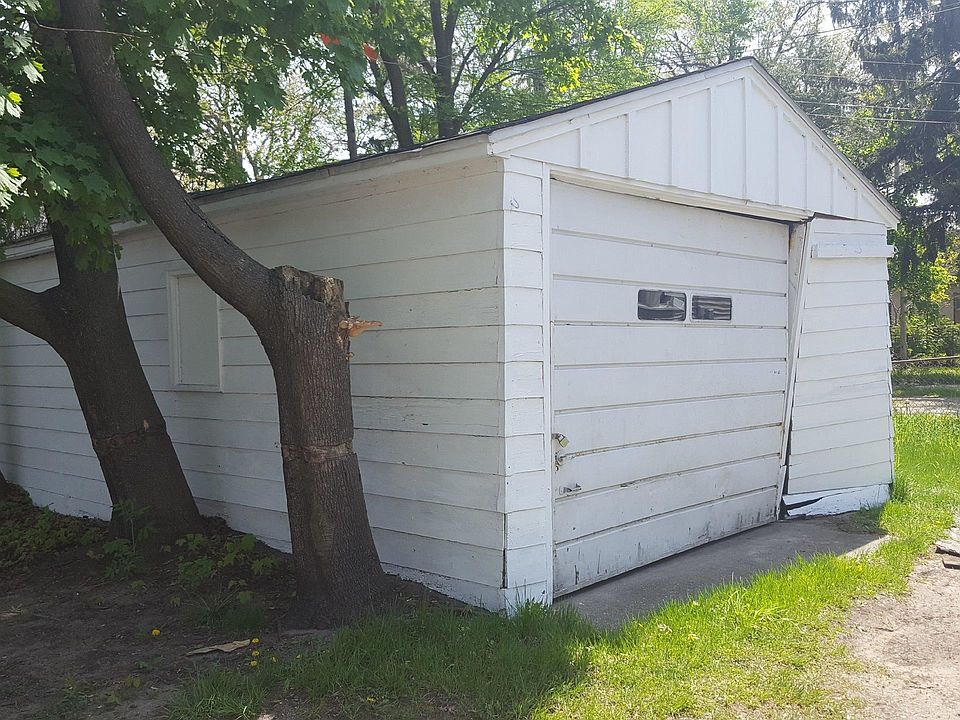 2nd image of 71 E Isabella Ave