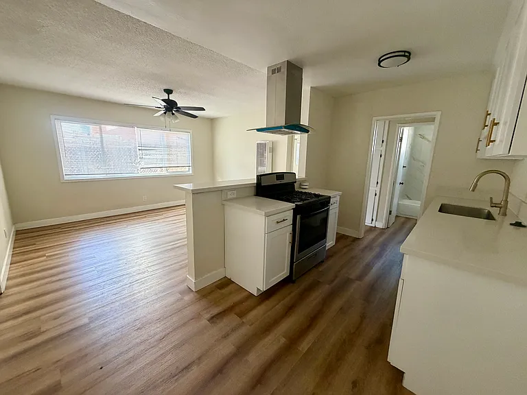861 N Washington Pl #3 — Photo 4