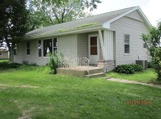 32 S 7000th Rd W, Kankakee, IL 60901