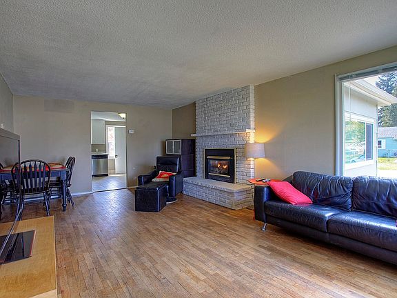 5th image of 4824 N 31st St
