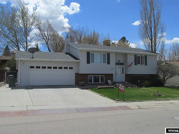 2nd image of 682 Big Horn St