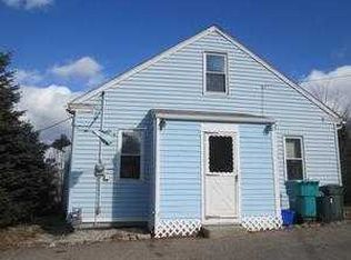 8 Farm St, Upton, MA 01568