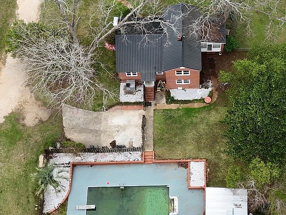 5th image of 200 Highland Dr