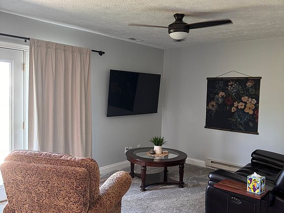 5th image of 594 Hickory Dr