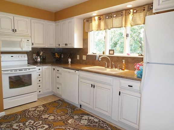 5th image of 2622 Algonquin Dr