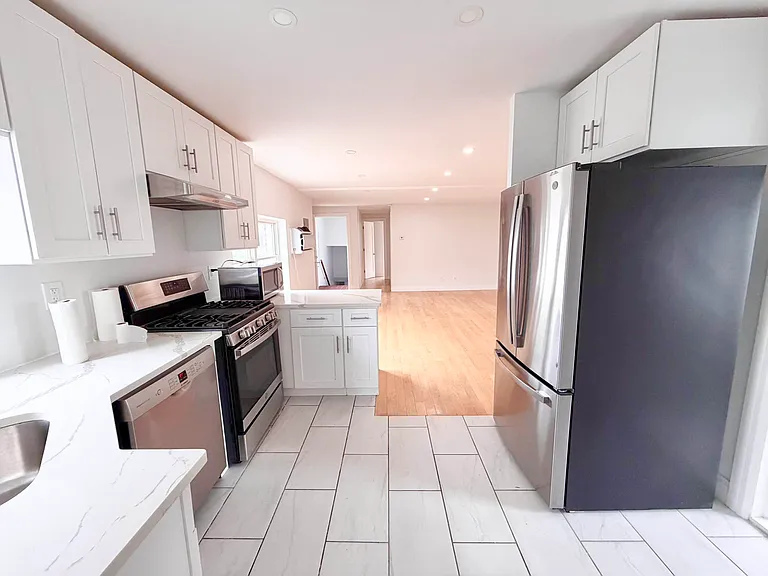 28-53 47th St #2 — Photo 8