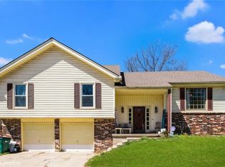 14204 Midland Dr, Shawnee, KS 66216