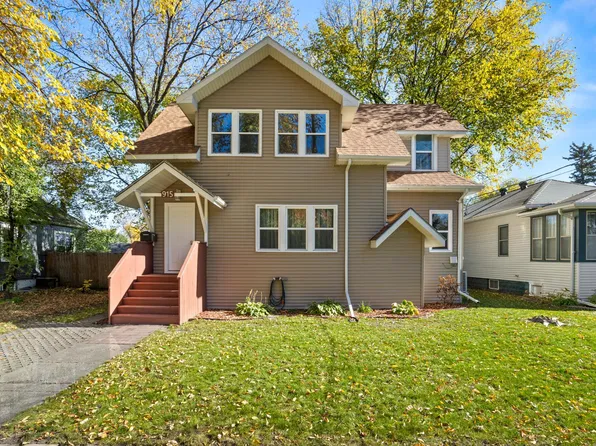 915 1st St N, Fargo, ND 58102