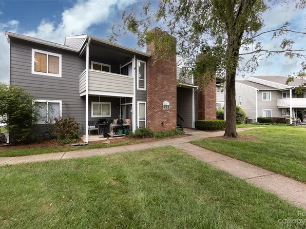 3207 Heathstead Pl, Charlotte, NC 28210