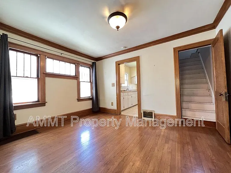421 19th St NE — Photo 21