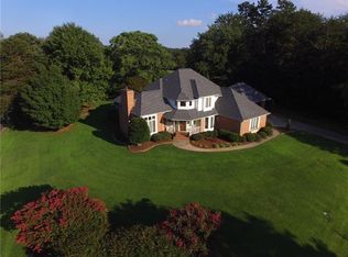 4806 Brookridge Dr NE, Hickory, NC 28601
