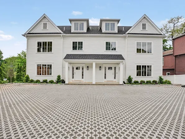 195 S Water St, Greenwich, CT 06830