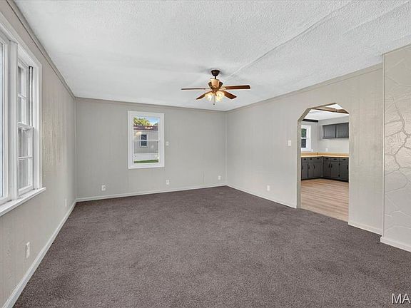 4th image of 821 Howell Ave