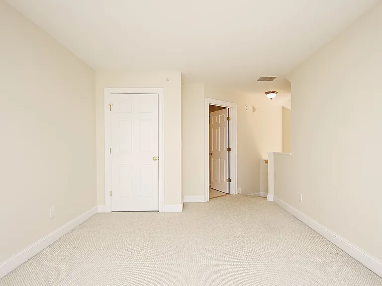 1052 Glenwood Station Ln #201 — Photo 12