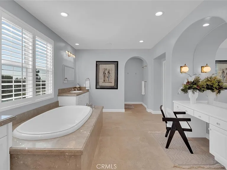 510 E Viewcrest Dr — Photo 40