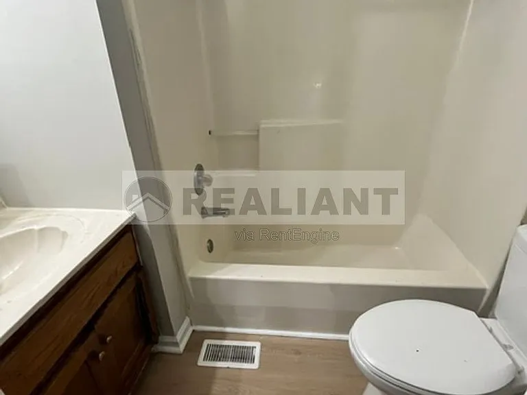 31 Hurley St #16 — Photo 8